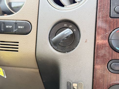 Used 2005 Ford F150 XLT image 19