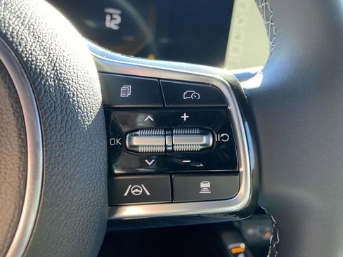 Used 2025 Kia Sorento EX image 22