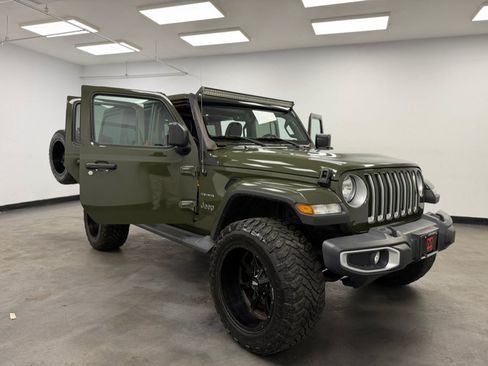 Used 2021 Jeep Wrangler Unlimited Sahara w/ Uconnect 4C Nav & Sound Group AWD/4WD image 28