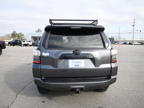 Used 2021 Toyota 4Runner Venture w/ Moonroof Package image 12