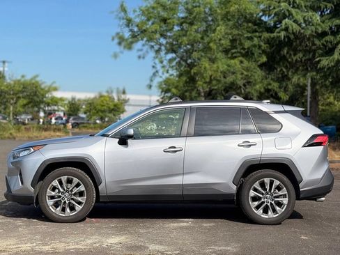Used 2019 Toyota RAV4 XLE Premium w/ Cold Weather Package AWD/4WD image 2