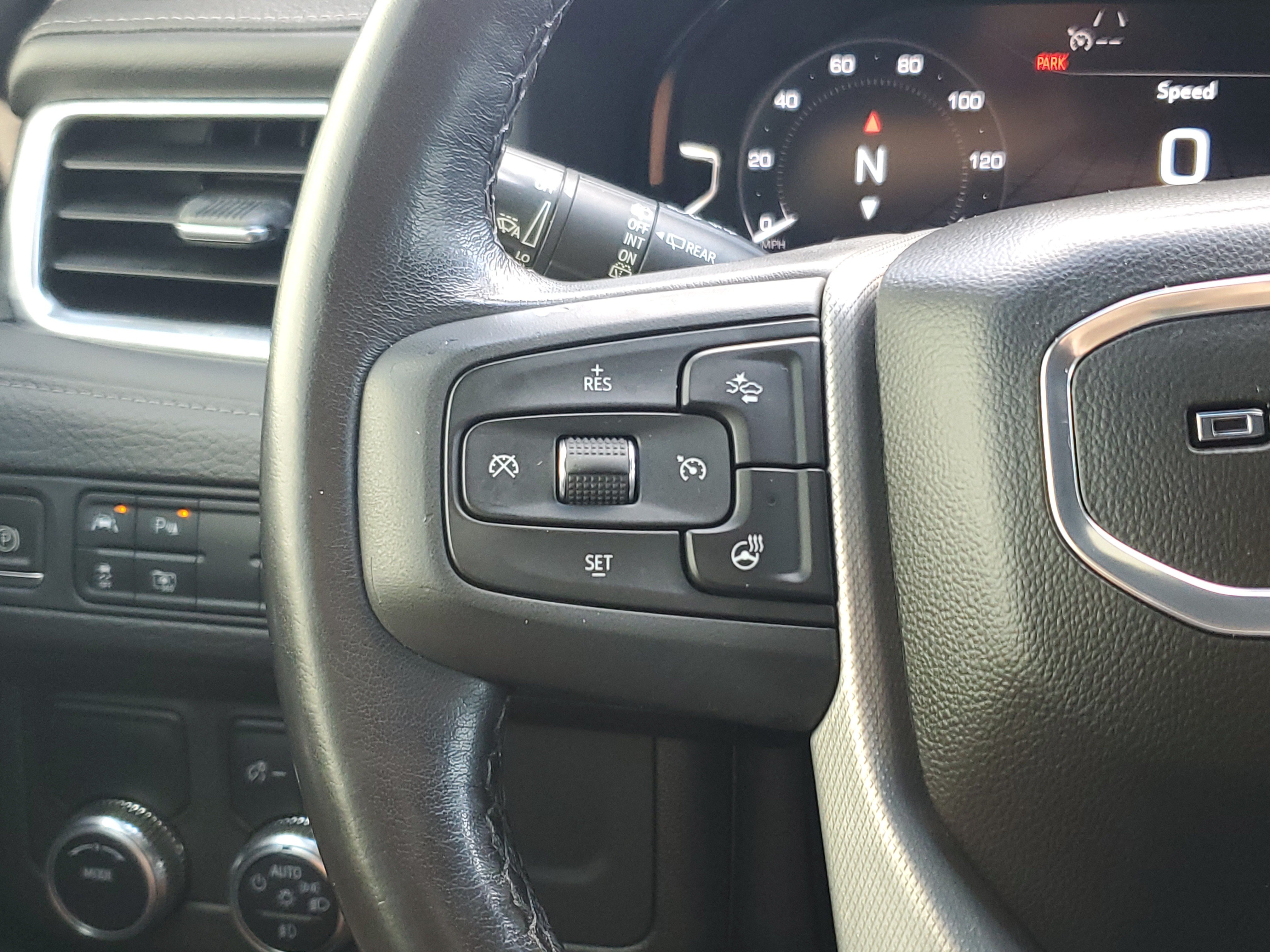 Used 2022 GMC Yukon XL Denali RWD image 25