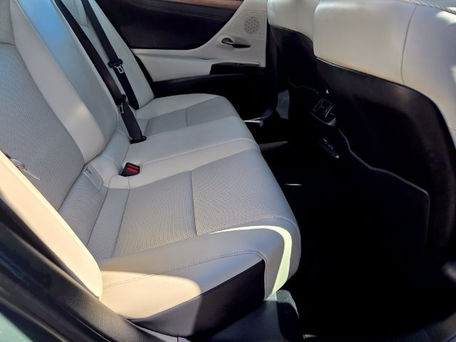 Used 2023 Lexus ES 350 w/ Premium Package FWD image 14
