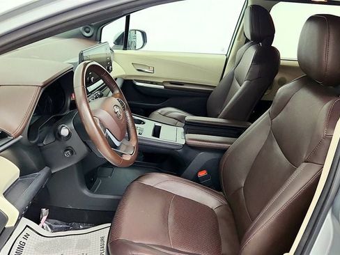Used 2021 Toyota Sienna Platinum FWD image 13