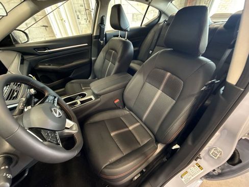 New 2026 Nissan Altima 2.5 SR w/ SR Midnight Edition Package FWD image 13