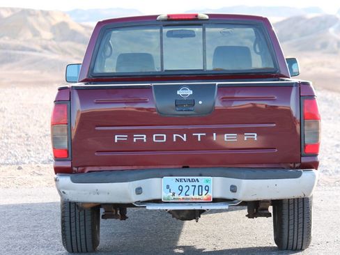 Used 2003 Nissan Frontier XE image 6