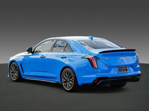 Used 2023 Cadillac CT4 V Blackwing w/ LPO, Bronce Accent Package image 2