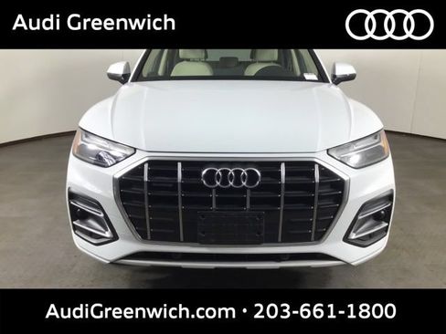 Used 2022 Audi Q5 2.0T Premium w/ Convenience Package AWD/4WD image 2