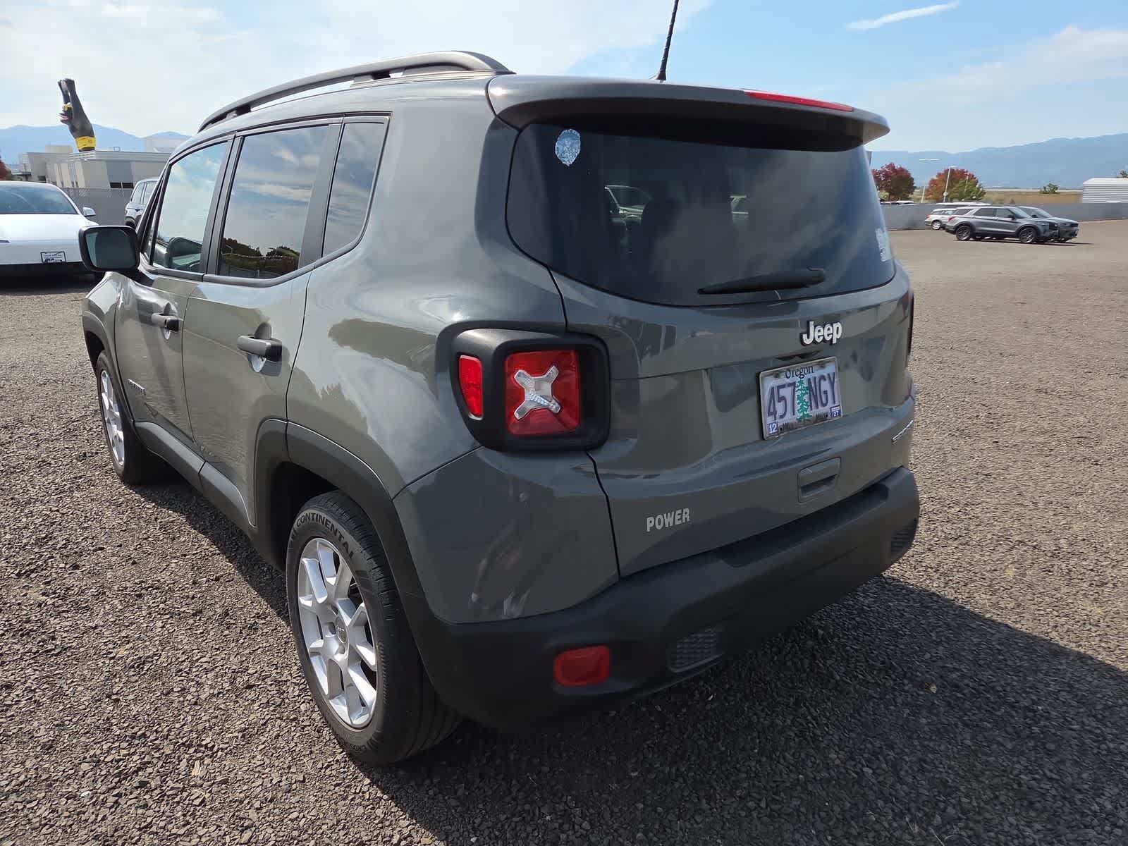 Used 2021 Jeep Renegade Sport w/ Sport Appearance Group FWD image 3