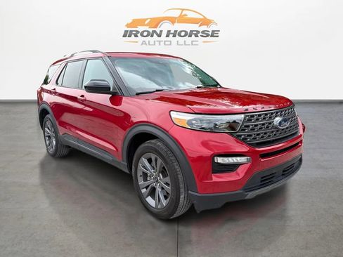 Used 2024 Ford Explorer XLT w/ Equipment Group 202A AWD/4WD image 3
