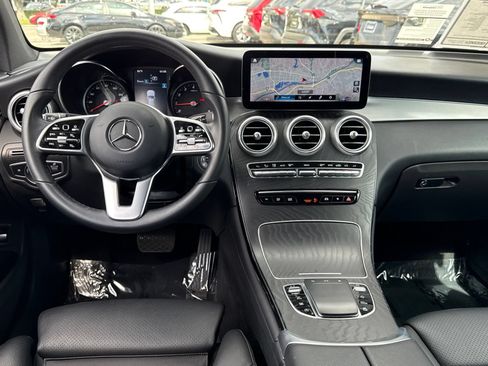 Used 2022 Mercedes-Benz GLC 300 w/ Multimedia Package Lite image 40