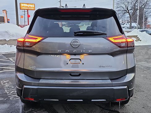Certified 2025 Nissan Rogue SL w/ Tech Package AWD/4WD image 6