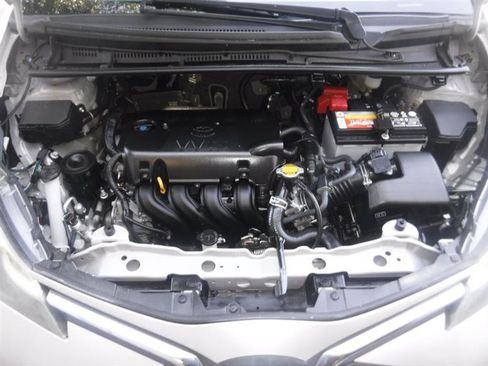 Used 2015 Toyota Yaris L FWD image 19