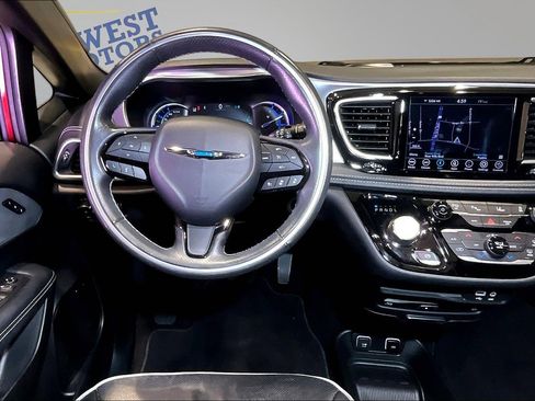 Used 2020 Chrysler Pacifica Limited w/ Advanced Safetytec Group FWD image 9