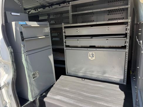Used 2013 Chevrolet Express 2500 RWD image 11