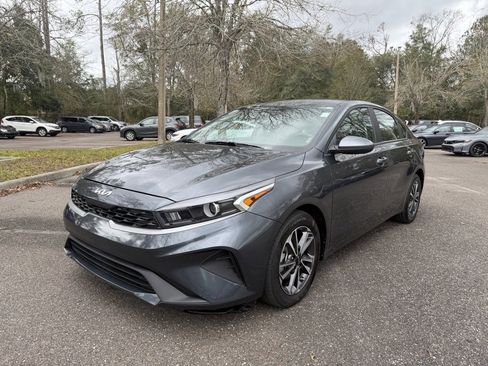 Used 2024 Kia Forte LXS image 2