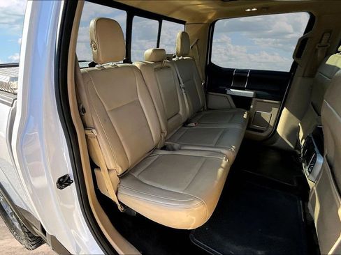 Used 2015 Ford F150 Lariat w/ Equipment Group 502A Luxury AWD/4WD image 28