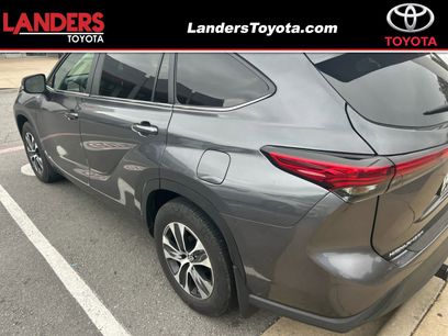Used 2023 Toyota Highlander XLE