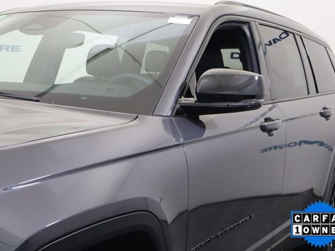 Used 2024 Jeep Grand Cherokee L Laredo image 12