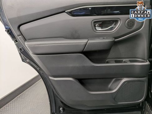 Used 2025 Honda Pilot Touring image 23