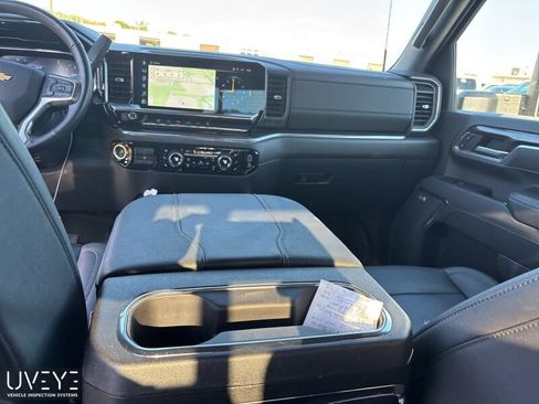 Used 2024 Chevrolet Silverado 2500 LTZ w/ LTZ Convenience Package AWD/4WD image 5