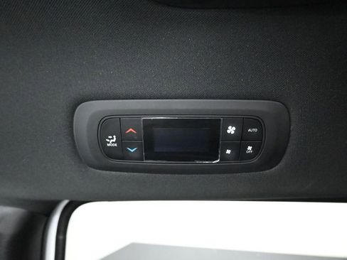Used 2024 Chrysler Pacifica Touring FWD image 37