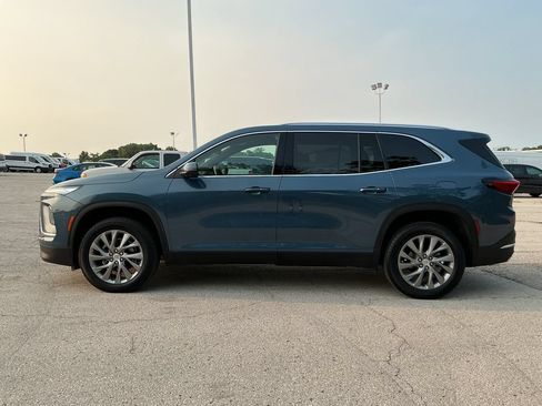 Used 2025 Buick Enclave Preferred FWD image 2