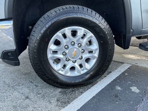 Used 2024 Chevrolet Silverado 3500 LT w/ Convenience Package image 33