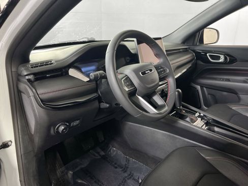 Used 2023 Jeep Compass Trailhawk AWD/4WD image 9