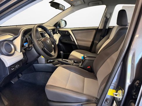 Used 2015 Toyota RAV4 LE AWD/4WD image 11