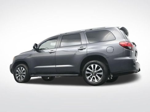 Used 2018 Toyota Sequoia Limited w/ Safety & Convenience Package image 39