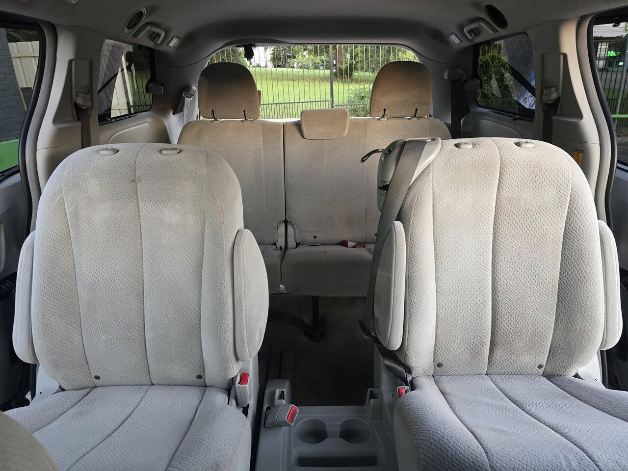 Used 2012 Toyota Sienna LE FWD image 24