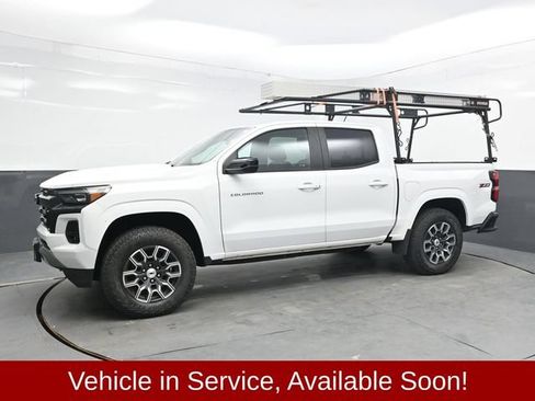 Used 2024 Chevrolet Colorado Z71 w/ Advanced Trailering Package AWD/4WD image 3