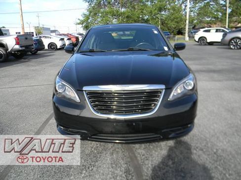 Used 2013 Chrysler 200 Touring w/ S Exterior Appearance Pkg FWD image 6