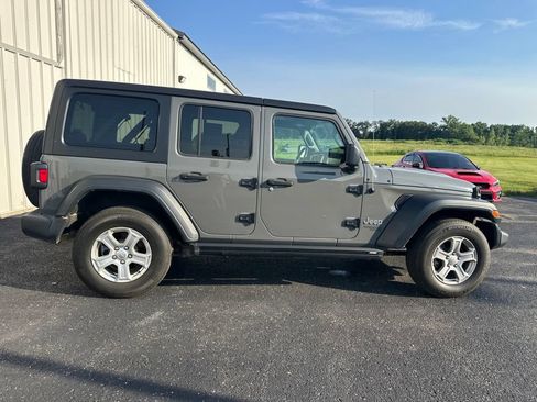 Used 2019 Jeep Wrangler Unlimited Sport S AWD/4WD image 9