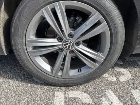 Used 2024 Volkswagen Jetta SE FWD image 10