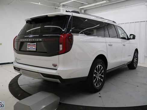 Certified 2025 Ford Expedition Max Platinum image 2