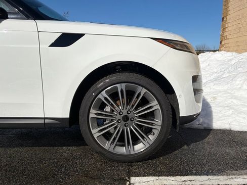 New 2026 Land Rover Range Rover Sport SE AWD/4WD image 9