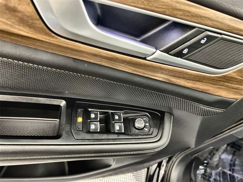 Used 2024 Volkswagen Atlas SE image 15