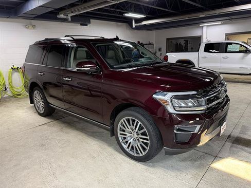 Used 2023 Ford Expedition Limited AWD/4WD image 3