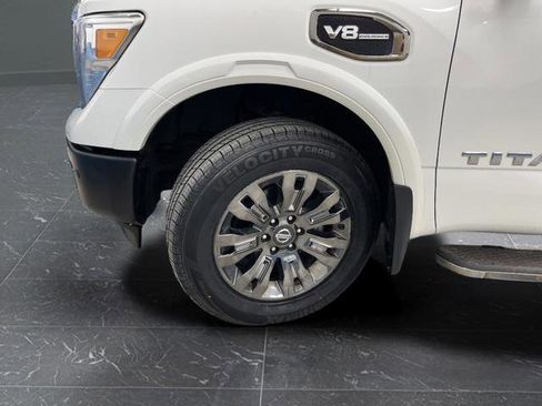 Used 2017 Nissan Titan Platinum Reserve AWD/4WD image 40