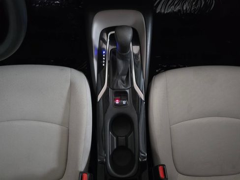Used 2021 Toyota Corolla LE w/ LE Convenience Package FWD image 25