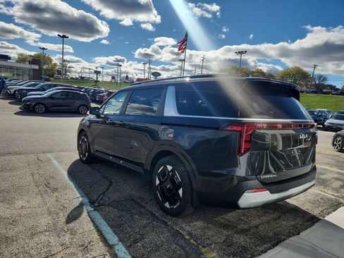 New 2026 Kia Carnival EX image 5