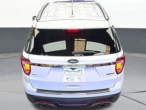 Used 2018 Ford Explorer XLT w/ Equipment Group 201A image 5