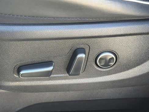 Used 2024 Hyundai Palisade SEL FWD image 19