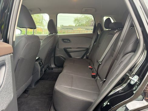 Used 2023 Nissan Rogue S AWD/4WD image 14