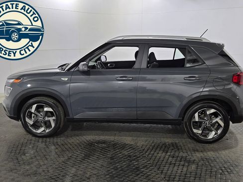 Used 2026 Hyundai Venue SEL FWD image 4