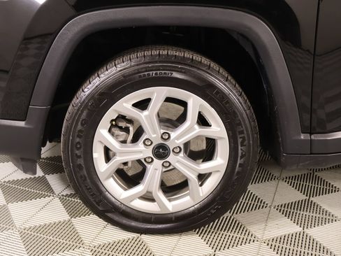 Used 2026 Jeep Compass Latitude AWD/4WD image 16