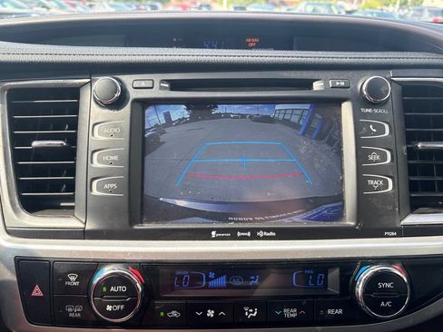 Used 2016 Toyota Highlander LE AWD/4WD image 20