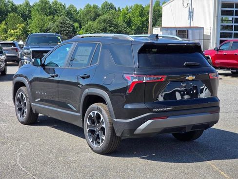 New 2026 Chevrolet Equinox LT w/ Convenience Package II AWD/4WD image 19